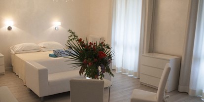 Wellnessurlaub - Whirlpool - Montegrotto Terme - Eine unserer Junior Suiten - HOTEL BELLAVISTA TERME Resort & Spa