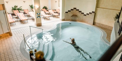 Wellnessurlaub - Pools: Außenpool beheizt - Bad Füssing Riedenburg - Hotel Antoniushof