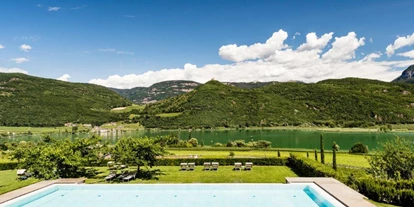 Wellnessurlaub - Hotel-Schwerpunkt: Wellness & Familie - Trentino-Südtirol - Hotel Hasslhof - Wohnen im Weinberg am Kalterer See