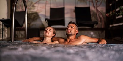 Wellnessurlaub - Lymphdrainagen Massage - Neuprießenegg - Whirlpool - Hotel GUT Trattlerhof & Chalets****