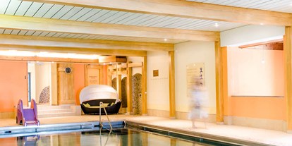 Wellnessurlaub - Kräuterbad - Bad Gastein - Indoor-Pool - Familienhotel Hinteregger