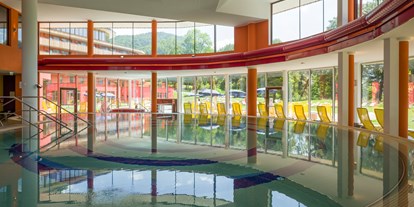 Wellnessurlaub - Wirbelsäulenmassage - Gallhof - Indoor Pool - Vivea Gesundheitshotel Bad Goisern