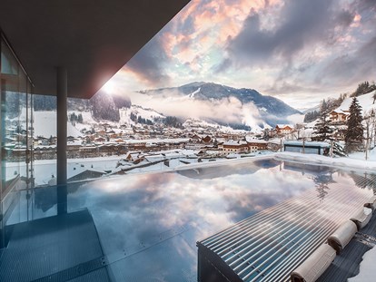 Wellnessurlaub - Rücken-Nacken-Massage - Erlfeld - DAS EDELWEISS Salzburg Mountain Resort