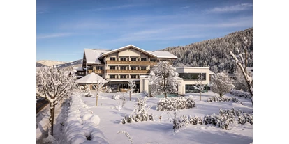 Wellnessurlaub - Pools: Außenpool nicht beheizt - Schlaipf - design & wellness Hotel Alpenhof ****S im Winter - Design & Wellness Hotel Alpenhof