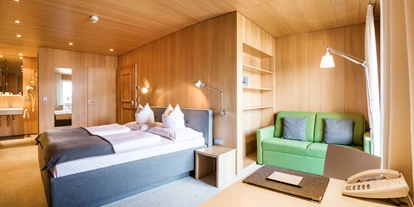 Wellnessurlaub - Bettgrößen: Queen Size Bett - Hirnreit - Standard Doppelzimmer - Design & Wellness Hotel Alpenhof