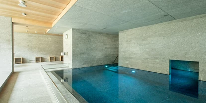 Wellnessurlaub - Pools: Außenpool nicht beheizt - Schlaipf - Indoor Pool im SPA Bereich - Design & Wellness Hotel Alpenhof