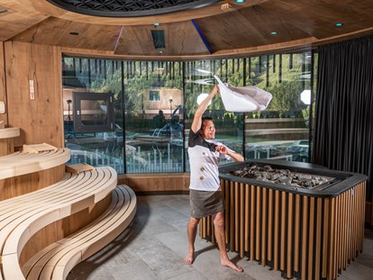 Wellnessurlaub - Rücken-Nacken-Massage - Ramsau am Dachstein - Alpin Life Resort Lürzerhof