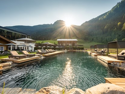 Wellnessurlaub - Außensauna - Erlfeld - Alpin Life Resort Lürzerhof