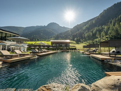 Wellnessurlaub - Pools: Außenpool beheizt - Waldhof - Alpin Life Resort Lürzerhof