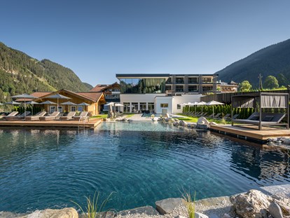 Wellnessurlaub - Pools: Außenpool beheizt - Altaussee - Alpin Life Resort Lürzerhof