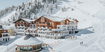 Wellnessurlaub - Langlaufloipe - Ramsau (Bad Goisern am Hallstättersee) - Hotel Schneider - beste Lage direkt an der Gamsleitenbahn 1 Nr. 1 für alle Skifahrer - ski in & out. - Hotel Schneider