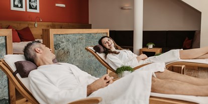 Wellnessurlaub - Pools: Infinity Pool - Wallingwinkl - Erholung bietet unser Ruheraum im Saunabereich. - Hotel …mein Neubergerhof****
