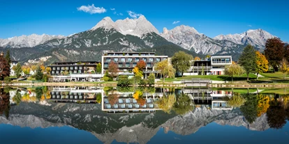 Wellnessurlaub - Entgiftungsmassage - Grießen (Leogang) - Ritzenhof Hotel & Spa am See herbstliche Farbenpracht - Ritzenhof****S - Hotel & Spa am See