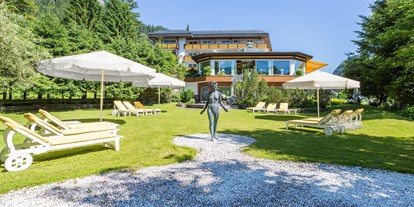 Wellnessurlaub - Pantai Luar Massage - Grän - Liegewiese Alpenhotel Oberstdorf - Alpenhotel Oberstdorf