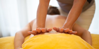 Wellnessurlaub - Lymphdrainagen Massage - Rhön - Wellness-Wohlfühlhotel Sonnentau