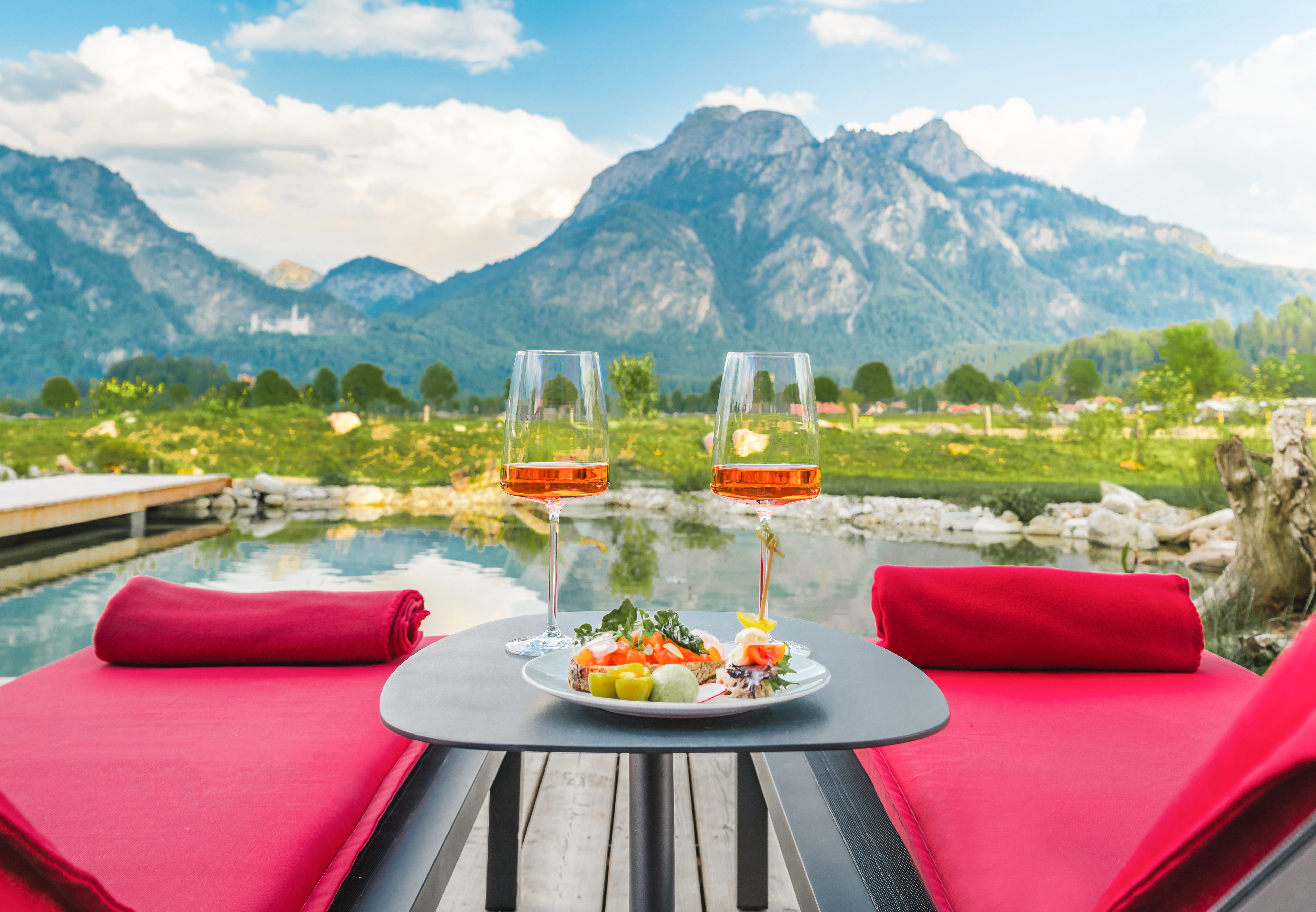 Wellnesshotel - Naturteich mit Schlossblick  - Das Rübezahl Romantic Hideaway & Boutique Spa