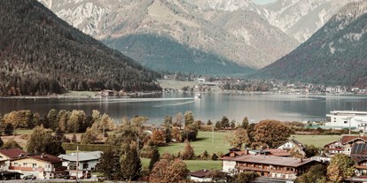 Wellnessurlaub - Klassifizierung: 4 Sterne - Kitzbühel - St. Georg zum See- Aussicht auf den Achensee  - Hotel St. Georg zum See
