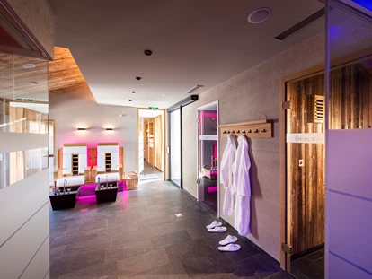 Wellnessurlaub - Hotel-Schwerpunkt: Wellness & Skifahren - Barwies - Saunabereich  - Hotel TIROL