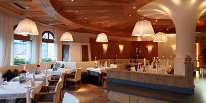 Wellnessurlaub - Hotelbar - Bartholomäberg - Hotel Tirol Alpin SPA