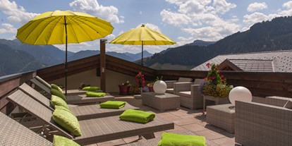 Wellnessurlaub - Bettgrößen: King Size Bett - Oetz - Rooftop Relax Lounge - mein romantisches Hotel Garni Toalstock