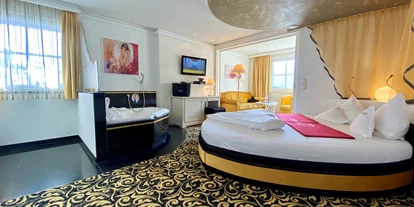 Wellnessurlaub - Bettgrößen: King Size Bett - Untermieming - Moonlight-Suite - mein romantisches Hotel Garni Toalstock