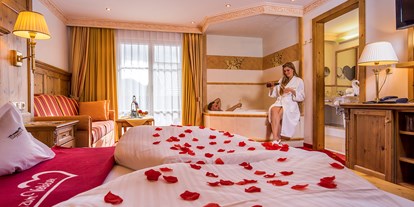 Wellnessurlaub - Bettgrößen: King Size Bett - Ladis - Engerl-Suite - mein romantisches Hotel Garni Toalstock