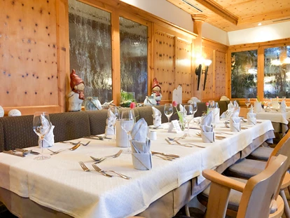 Wellnessurlaub - Umgebungsschwerpunkt: See - Burgberg im Allgäu - Gemütliche Restaurant-Räume - Hotel Tyrol am Haldensee