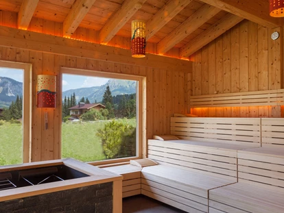 Wellnessurlaub - Finnische Sauna - Lauben (Landkreis Oberallgäu) - Panorama Außensauna - Hotel Tyrol am Haldensee