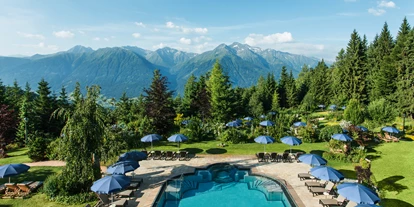 Wellnessurlaub - Wirbelsäulenmassage - Wallgau - Außenpool Interalpen-Hotel Tyrol - Interalpen-Hotel Tyrol