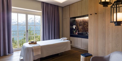 Wellnessurlaub - Bettgrößen: Queen Size Bett - Eschenlohe - Massage Raum Interalpen-Hotel Tyrol  - Interalpen-Hotel Tyrol
