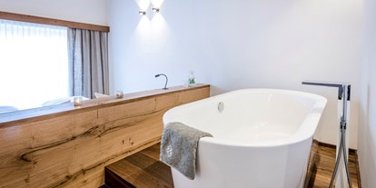 Wellnessurlaub - Wirbelsäulenmassage - Mayrhofen (Mayrhofen) - Whirlpool und eigene Sauna im Appartement - Kaiserlodge 