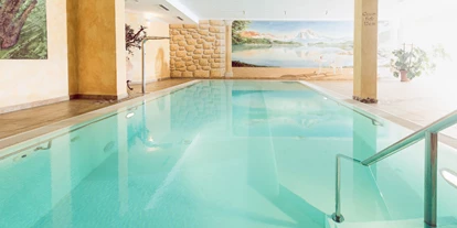 Wellnessurlaub - Wirbelsäulenmassage - Luttach - Indoor Pool - Naturhotel Outside