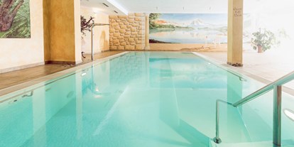 Wellnessurlaub - Fußreflexzonenmassage - Gsies - Indoor Pool - Naturhotel Outside