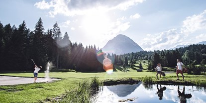 Wellnessurlaub - Umgebungsschwerpunkt: Berg - Grän - Golfplatz Seefeld Wildmoos - der Inntalerhof als Gründerbetrieb - Inntalerhof - DAS Panoramahotel