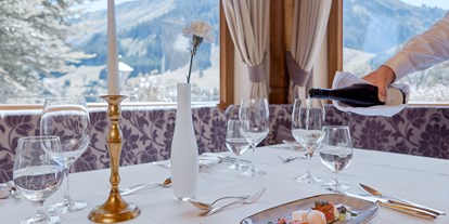 Wellnessurlaub - Kräutermassage - Zugspitze - Relais & Chateaux Hotel Singer
