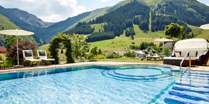 Wellnessurlaub - Wirbelsäulenmassage - Seefeld in Tirol - Relais & Chateaux Hotel Singer