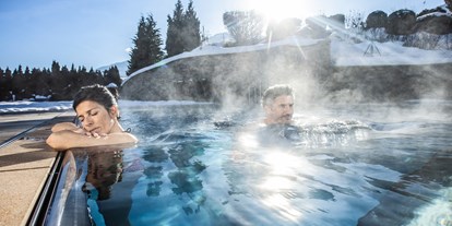 Wellnessurlaub - Pools: Außenpool beheizt - Alpbach - Außenschwimmbad - Sport- und Wellnesshotel Held****s