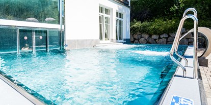Wellnessurlaub - Pools: Außenpool beheizt - Gerlos - Pool - Außenbecken - Landhotel Schermer