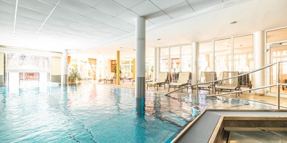 Wellnessurlaub - Nuad Thai Yoga Körperarbeit - Achenkirch - Pool - Innenbecken - Landhotel Schermer