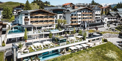 Wellnessurlaub - Pools: Infinity Pool - Plangeross - Wellness Hotel Cervosa*****