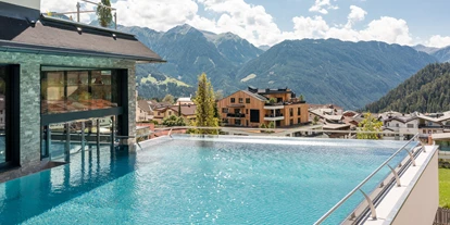 Wellnessurlaub - Hotel-Schwerpunkt: Wellness & Kulinarik - Graun im Vinschgau - Infinity Pool - Wellness Hotel Cervosa*****