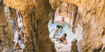 Wellnessurlaub - Meridian Bürstenmassage - Seefeld in Tirol - Grotte (Pool)  im ...liebes Rot-Flüh - Wellnesshotel ...liebes Rot-Flüh