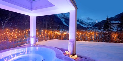 Wellnessurlaub - Bettgrößen: Queen Size Bett - Vals/Mühlbach Vals - Outdoor Sole Whirlpool - Adler Inn - ADLER INN Tyrol Mountain Resort