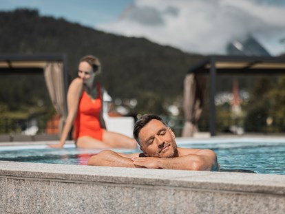 Wellnessurlaub - Pools: Außenpool beheizt - Seefeld in Tirol - Wellnesshotel Schönruh - Adults Only