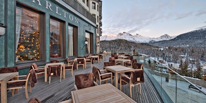Wellnessurlaub - Ayurveda Massage - Graubünden - Sonnenterrasse - Carlton Hotel