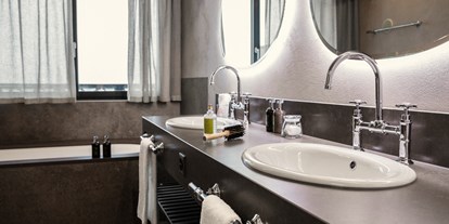 Wellnessurlaub - Kräutermassage - Gaschurn - Zimmer & Suiten - Valsana Hotel Arosa