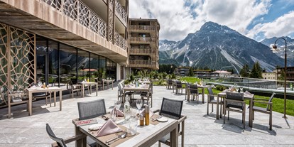 Wellnessurlaub - Gesichtsmassage - Graubünden - Sonnenterrasse - Valsana Hotel Arosa