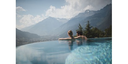Wellnessurlaub - Hotel-Schwerpunkt: Wellness & Beauty - Lana (Trentino-Südtirol) - Infinity Pool - Hotel Sonnbichl