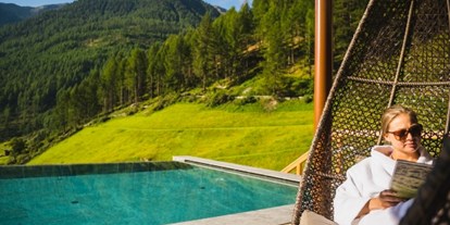 Wellnessurlaub - Umgebungsschwerpunkt: Fluss - Lana (Trentino-Südtirol) - Verweilen am Sonnendeck - Hotel TONZHAUS