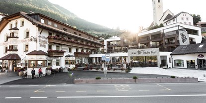 Wellnessurlaub - Ayurveda Massage - Südtirol  - Aktiv- und Wellnesshotel Traube Post in Graun - Aktiv und Wellnesshotel Traube Post ****